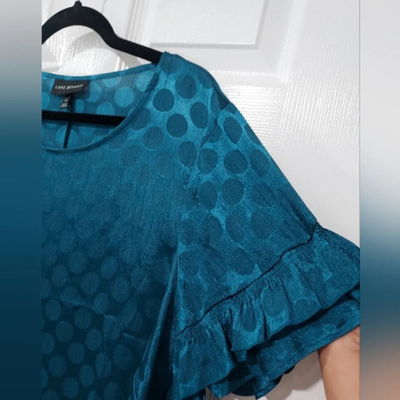 Lane Bryant Dark Turquoise Polka Dot Ruffled Sleeve Blouse in Size 20 - Picture 7 of 9